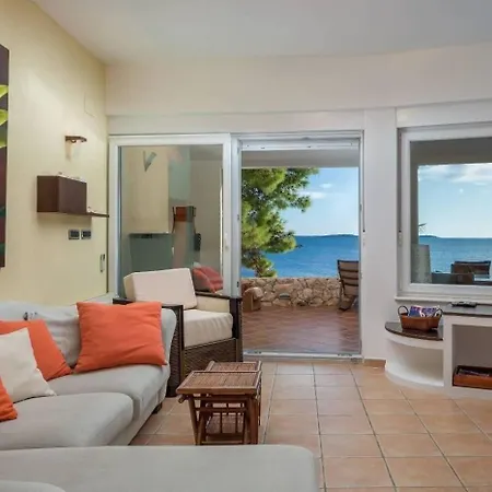 Ferienhaus Fur 8 Personen Und 2 In Priosten Burnji, Dalmatien Norddalmatien 別荘 Dolac