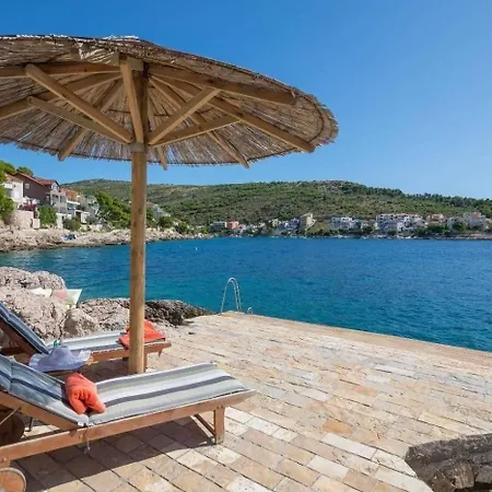 Ferienhaus Fur 8 Personen Und 2 In Priosten Burnji, Dalmatien Norddalmatien * Dolac