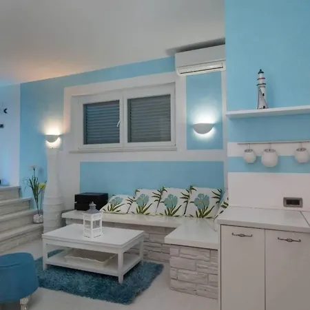 別荘 Ferienhaus Fur 8 Personen Und 2 In Priosten Burnji, Dalmatien Norddalmatien Dolac